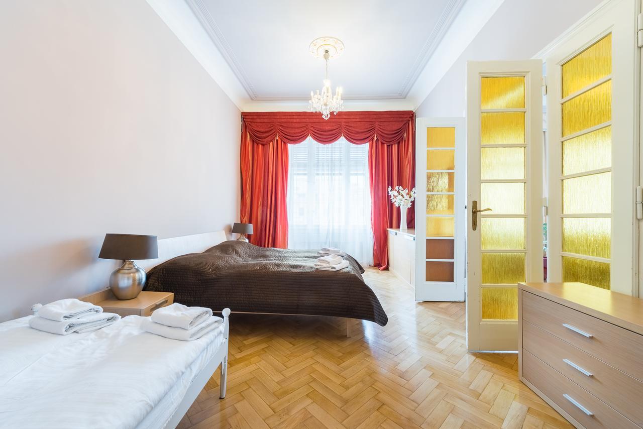 Wenceslas Square Apartment Praga Esterno foto