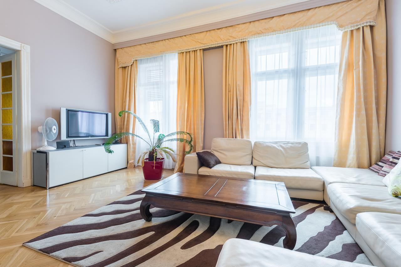 Wenceslas Square Apartment Praga Esterno foto