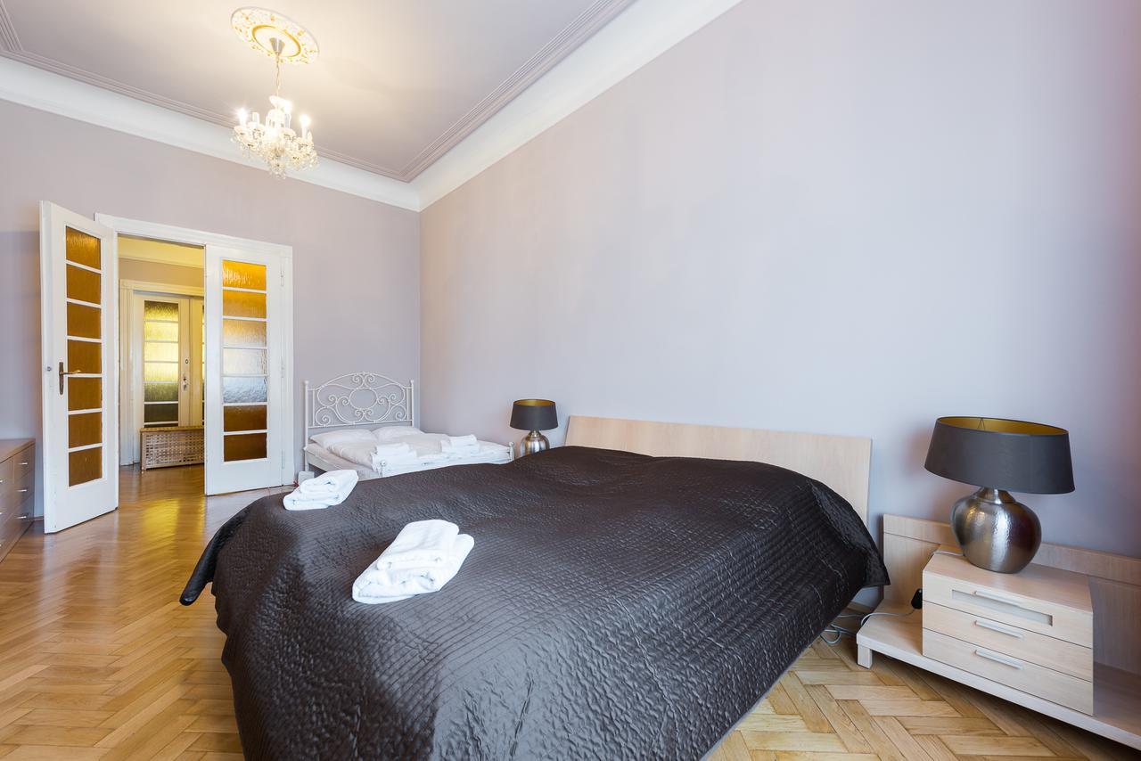 Wenceslas Square Apartment Praga Esterno foto
