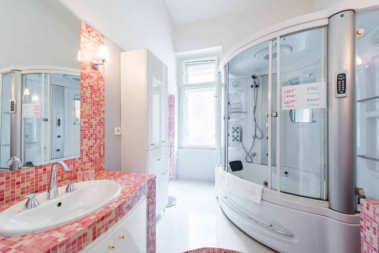 Wenceslas Square Apartment Praga Esterno foto